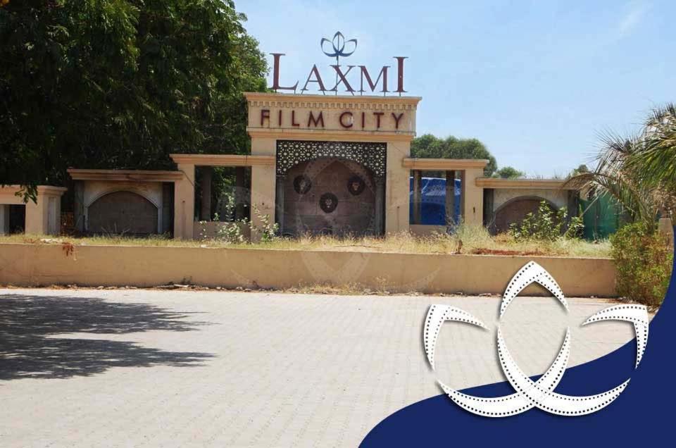ואדודרה Laxmi Film City Resort מראה חיצוני תמונה