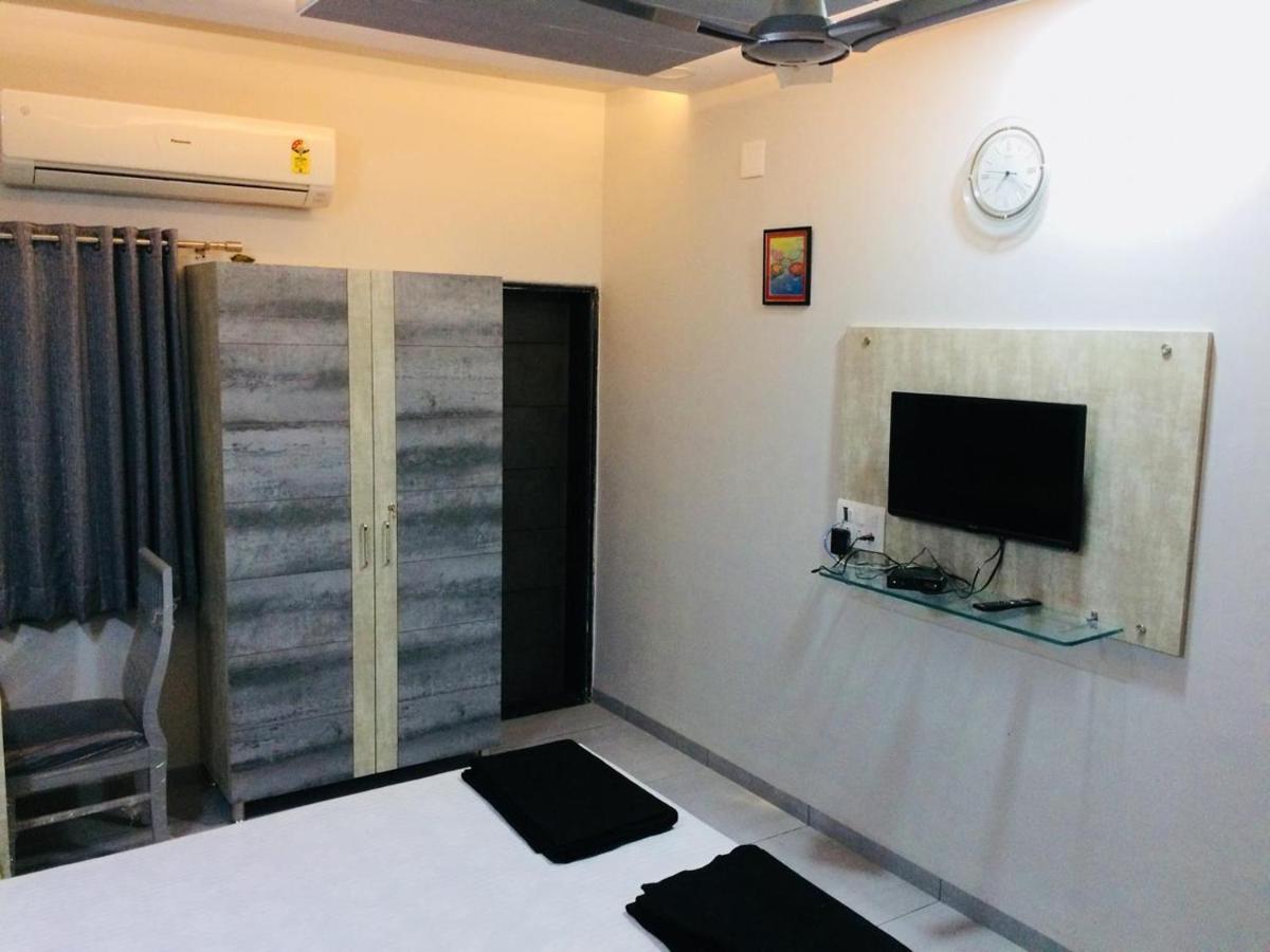 ואדודרה Laxmi Film City Resort מראה חיצוני תמונה
