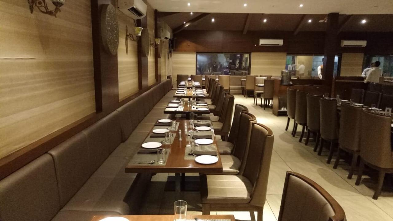 ואדודרה Laxmi Film City Resort מראה חיצוני תמונה
