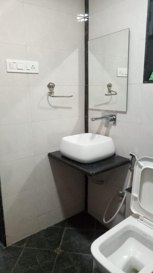 ואדודרה Laxmi Film City Resort מראה חיצוני תמונה