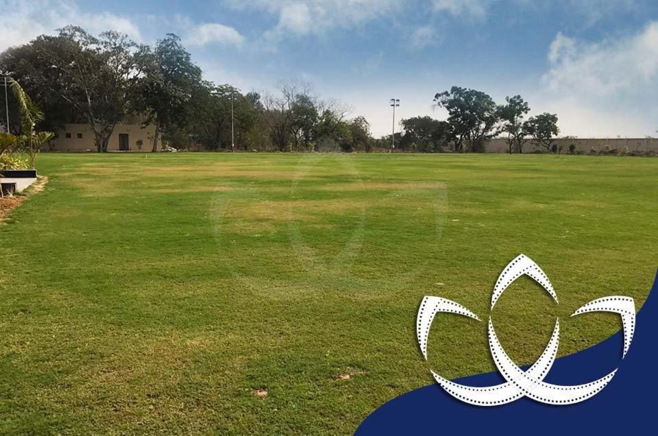 ואדודרה Laxmi Film City Resort מראה חיצוני תמונה
